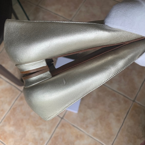 Manolo Blahnik Metallic Platinum Leather Flats - Picture 8 of 16